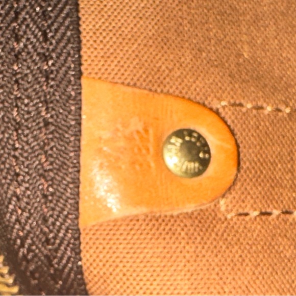 Authentic Louis Vuitton Keepall 50 Bandouliere Travel Bag with Strap - Picture 14 of 17